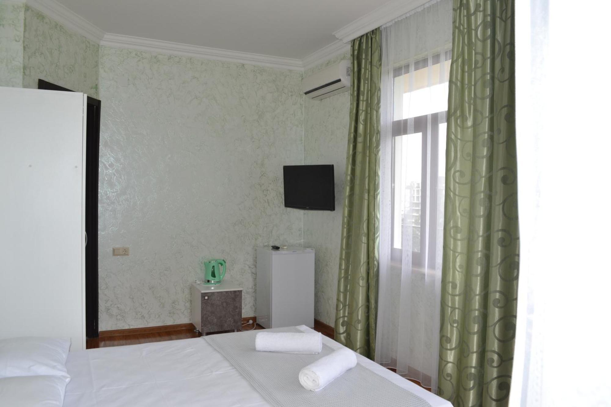 Sunny Hotel Batumi Makhinjauri Extérieur photo